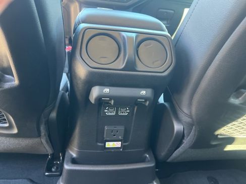 Used 2024 Jeep Wrangler Unlimited Sahara image 26