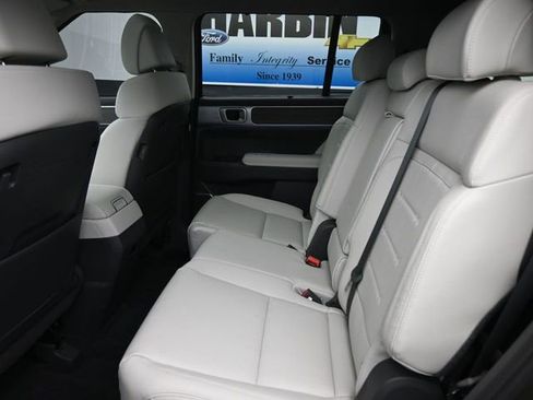 Used 2024 Hyundai Santa Fe Limited AWD/4WD image 10