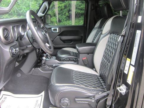 Used 2018 Jeep Wrangler Unlimited Sport AWD/4WD image 7