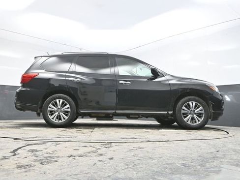 Used 2018 Nissan Pathfinder S image 37