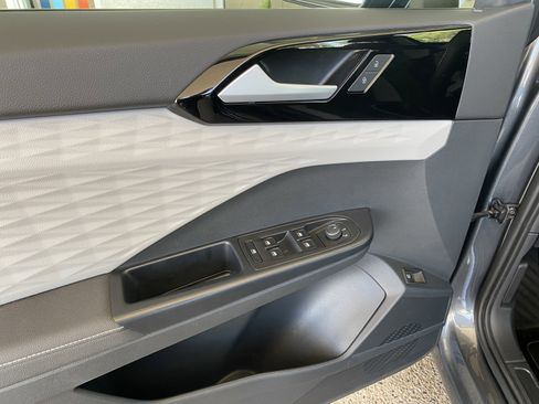 Used 2024 Volkswagen Taos S w/ MDO Package image 11