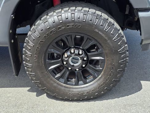 Used 2021 Ford F350 Platinum w/ Tremor Off-Road Package AWD/4WD image 10