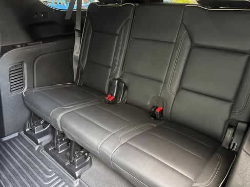 Used 2024 Chevrolet Suburban Premier AWD/4WD image 15