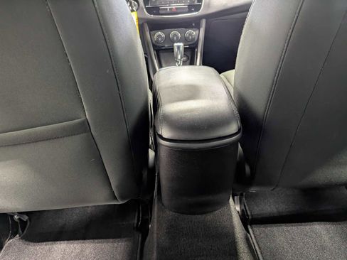 Used 2012 Chrysler 200 Touring FWD image 21