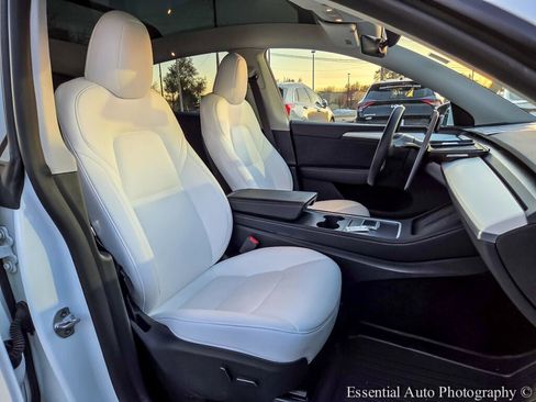 Used 2023 Tesla Model Y Long Range image 36