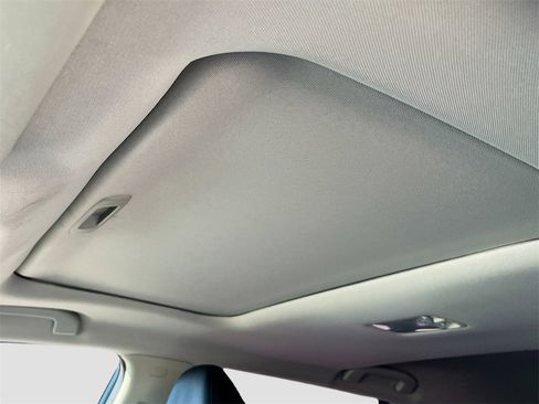 Used 2022 Nissan Rogue Sport SL w/ Premium Package image 23