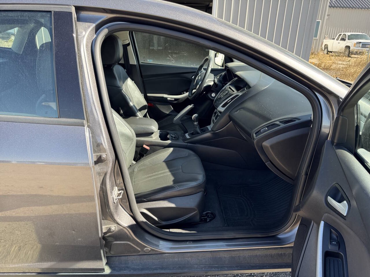 Used 2013 Ford Focus SE FWD image 27