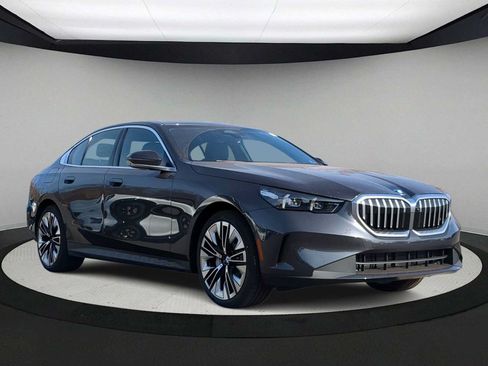 Used 2026 BMW 530i xDrive w/ Premium Package AWD/4WD image 2