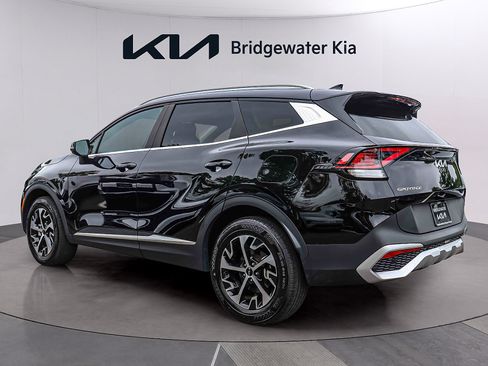 Certified 2024 Kia Sportage EX AWD/4WD image 4