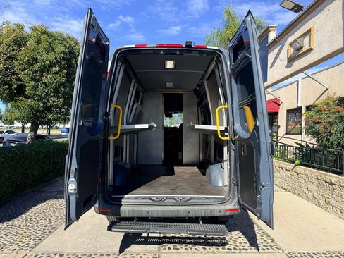 Used 2019 Mercedes-Benz Sprinter 144 image 11