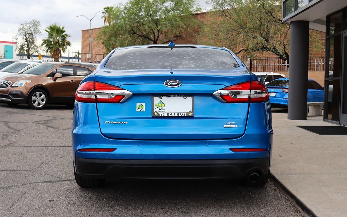 Used 2019 Ford Fusion SE FWD image 11