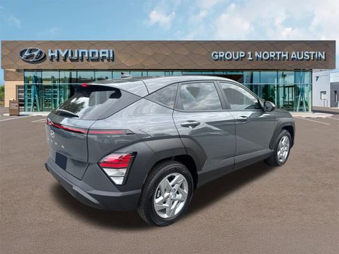 New 2026 Hyundai Kona SE image 5