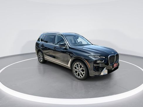 Used 2024 BMW X7 xDrive40i w/ Premium Package AWD/4WD image 2