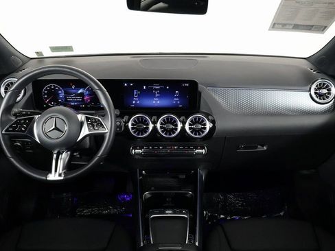 Certified 2025 Mercedes-Benz GLA 250 image 8