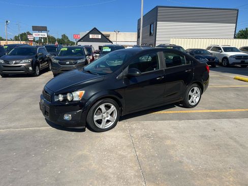 Used 2015 Chevrolet Sonic LTZ FWD image 3