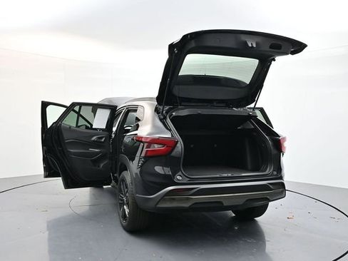 Used 2024 Chevrolet Trax ACTIV w/ Driver Confidence Package image 48