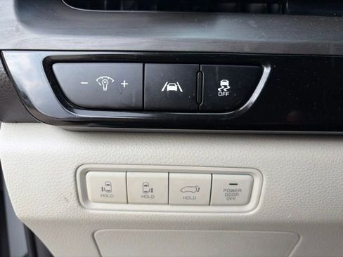 Used 2022 Kia Carnival EX FWD image 14