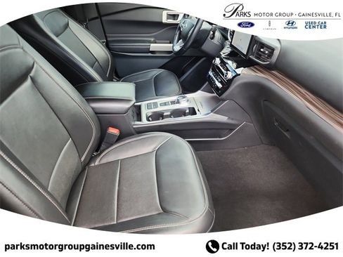 Certified 2023 Ford Explorer Limited w/ Equipment Group 301A image 9