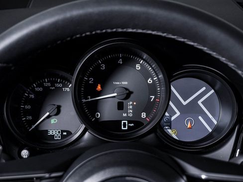 Certified 2025 Porsche Macan image 21