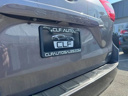 Used 2015 Toyota Sienna XLE image 11