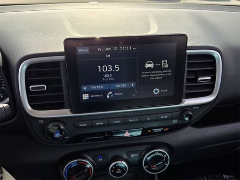 Certified 2022 Hyundai Venue SE image 19