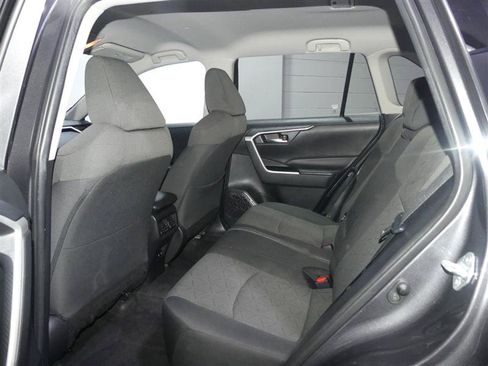 Used 2021 Toyota RAV4 XLE AWD/4WD image 27