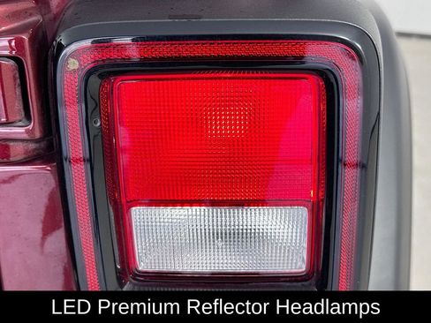 Used 2021 Jeep Wrangler Unlimited Sport AWD/4WD image 32
