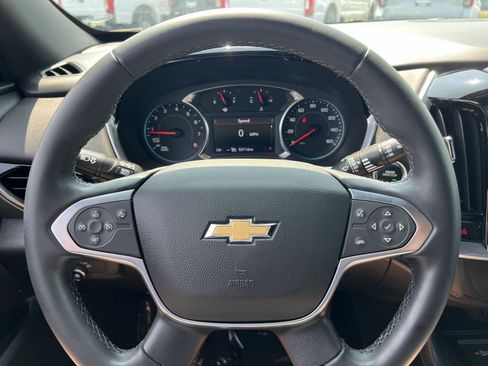 Used 2023 Chevrolet Traverse LT FWD image 16