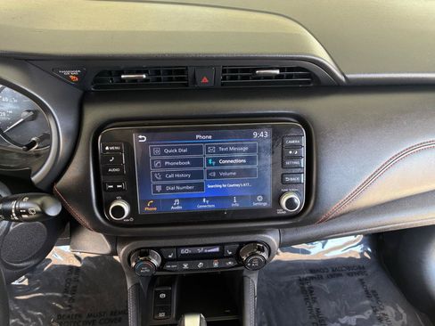 Used 2021 Nissan Kicks SR w/ SR Premium Package FWD image 18