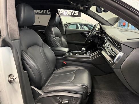 Used 2019 Audi Q8 Prestige w/ Luxury Package image 47