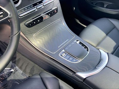 Used 2021 Mercedes-Benz GLC 300 4MATIC image 15