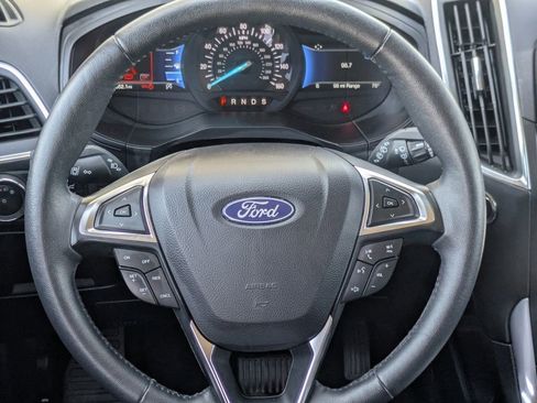 Used 2024 Ford Edge Titanium image 13