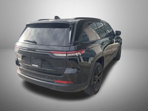 Certified 2024 Jeep Grand Cherokee Altitude image 5