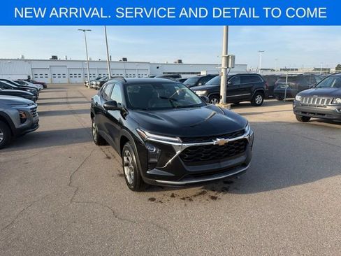 Certified 2024 Chevrolet Trax LT w/ Driver Confidence Package FWD image 1