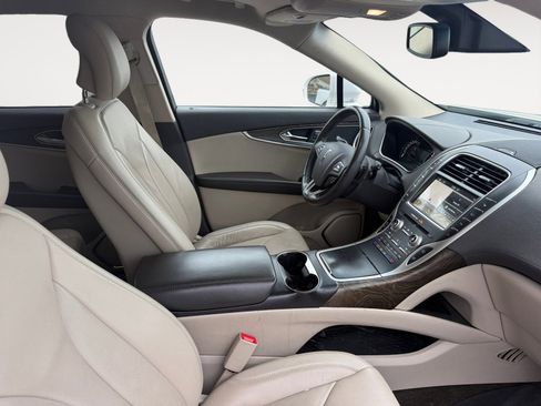 Used 2017 Lincoln MKX Reserve AWD/4WD image 15