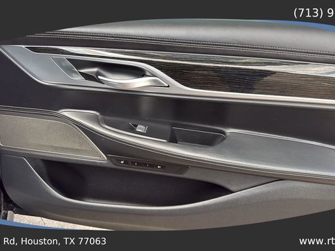 Used 2020 BMW 750i xDrive w/ Executive Package image 41