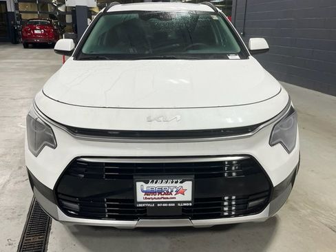 New 2025 Kia Niro EX Touring image 32