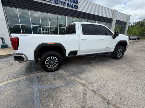 Used 2022 GMC Sierra 2500 SLE w/ SLE Value Package; image 4