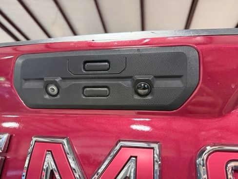 Used 2022 GMC Sierra 1500 AT4 AWD/4WD image 5