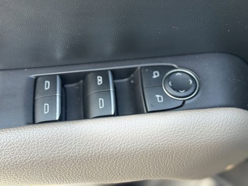 Used 2023 GMC Canyon Denali image 22