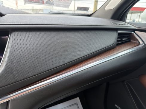 Used 2020 Cadillac XT5 Premium Luxury image 18