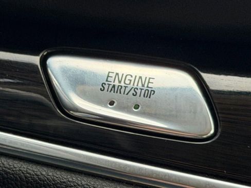 Used 2023 Buick Enclave Essence image 26