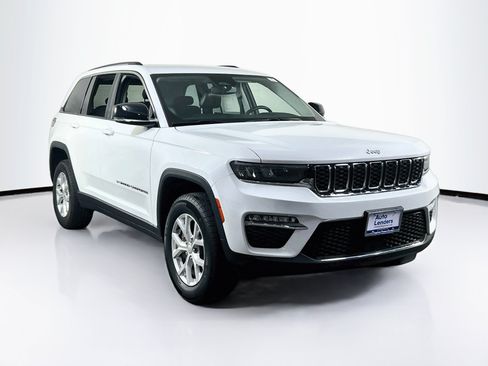 Used 2023 Jeep Grand Cherokee Limited AWD/4WD image 3