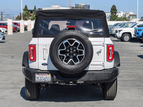 Used 2022 Ford Bronco Outer Banks w/ Sasquatch Package AWD/4WD image 8