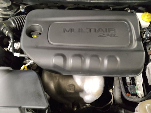 Used 2019 Jeep Cherokee Latitude w/ Popular Appearance Group FWD image 30