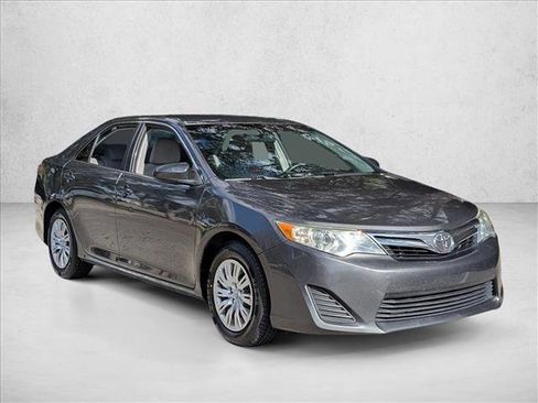 Used 2012 Toyota Camry LE image 3