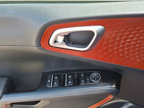 Used 2022 Kia Soul Turbo FWD image 10