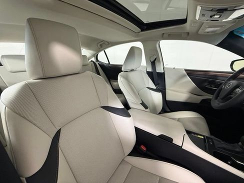 Certified 2025 Lexus ES 300h w/ Premium Package FWD image 33