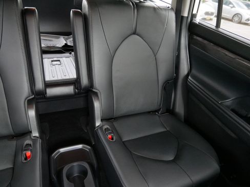 Used 2021 Toyota Highlander Limited AWD/4WD image 14