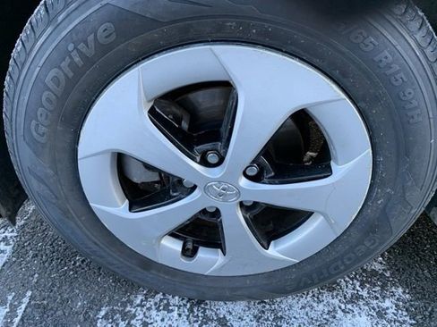 Used 2012 Toyota Prius Two image 12